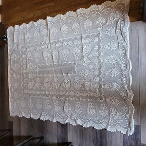 Vintage Large Heart Table Doile 51"×67"